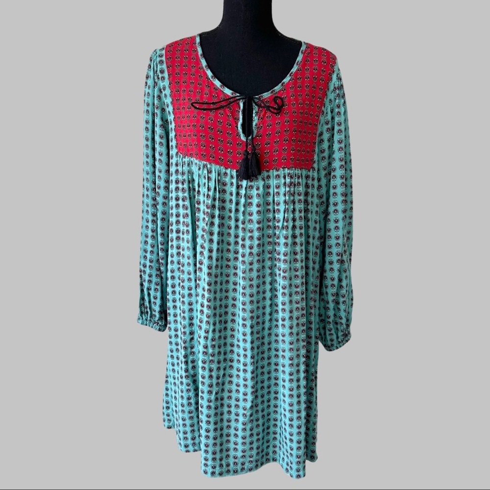 Elegant Long Sleeve Dress with Red and Blue Pattern